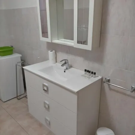 Altido Beautiful 3br For 6, Near Lake Como Apartment Brunate